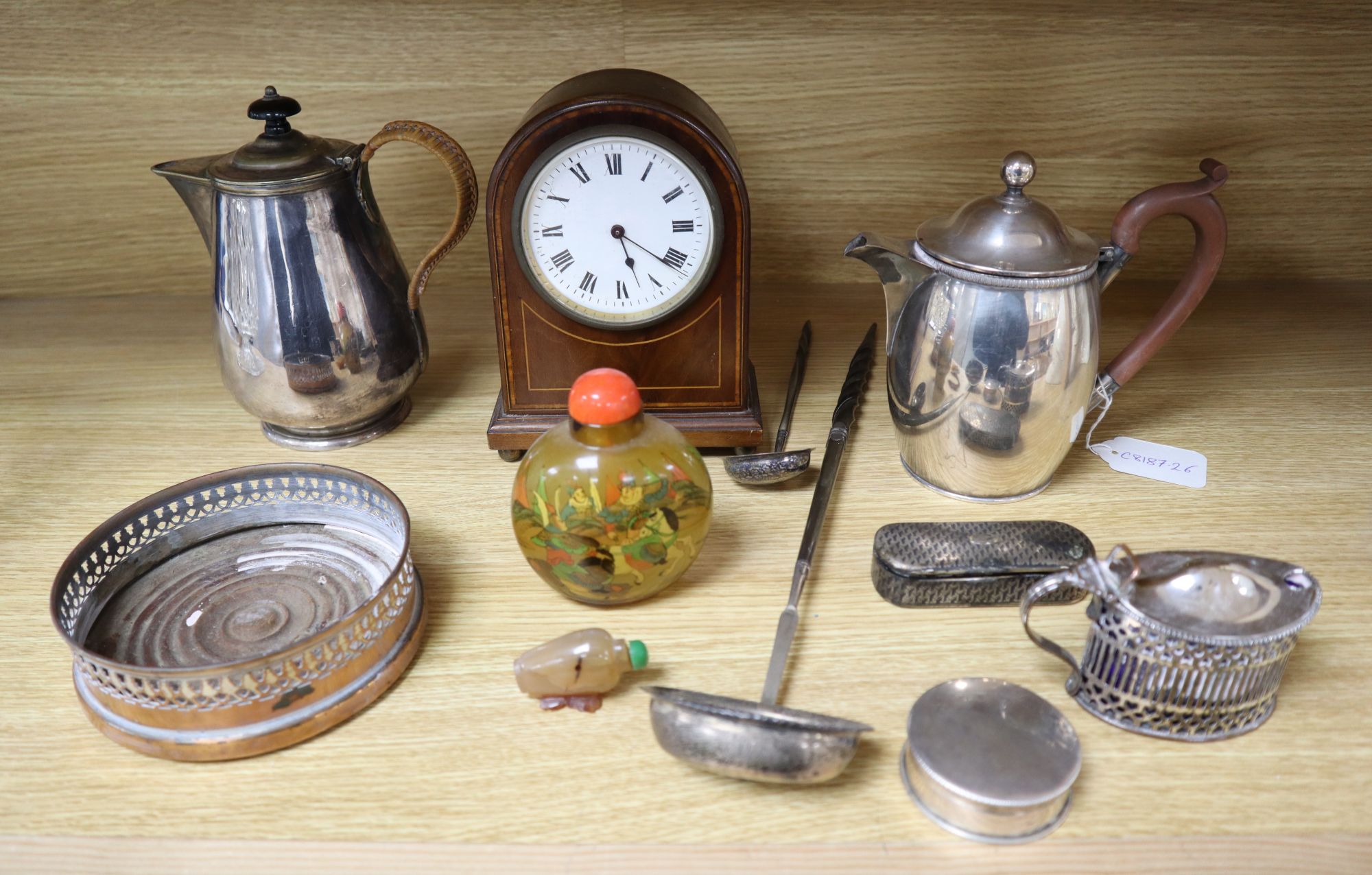 A quantity of mixed collectables including plated wares, minor silver, snuff bottles etc.